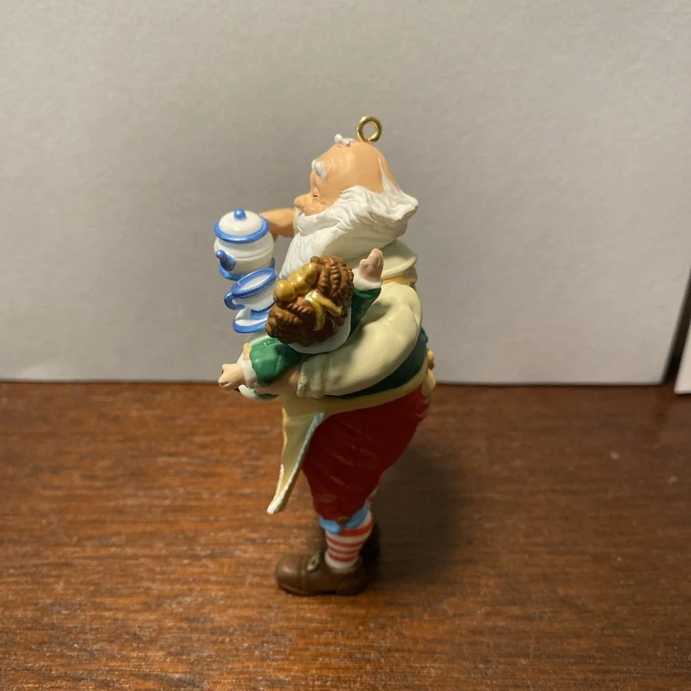 HALLMARK Keepsake Ornament TOYMAKER SANTA 2nd In Series 2001‎ NO BOX
